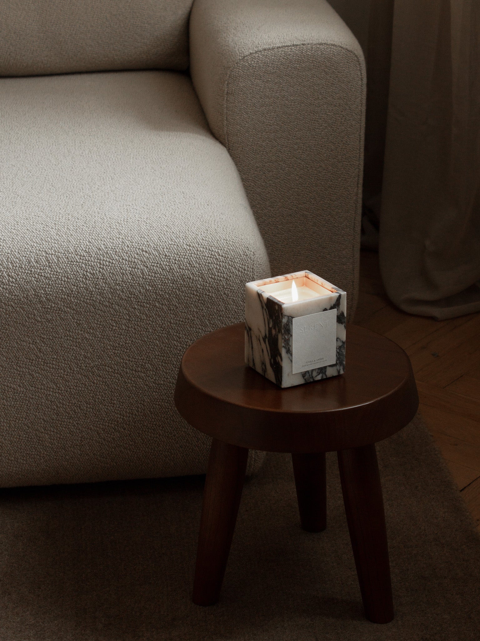 Tonka & Amber Candle  — Ash